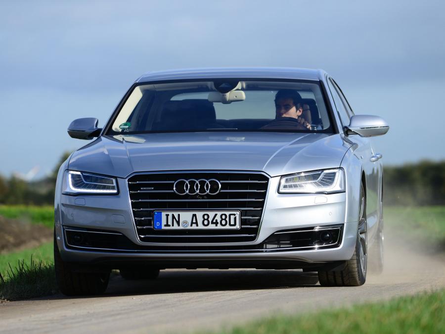 Audi A8 TDI Quattro (D4) 2013 года  (WW) (фото 8 из 13)